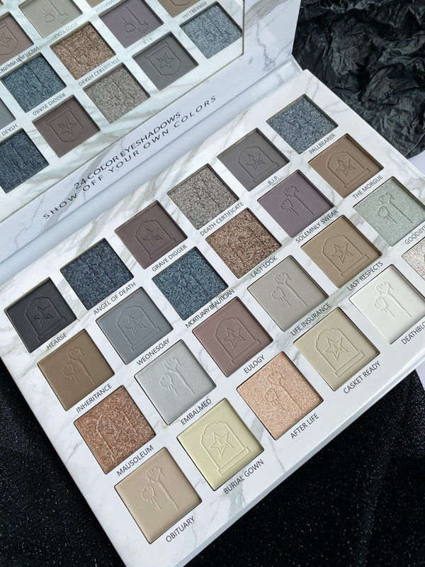 🖤Dark Desire Eyeshadow Palette - 24 Shades!♱