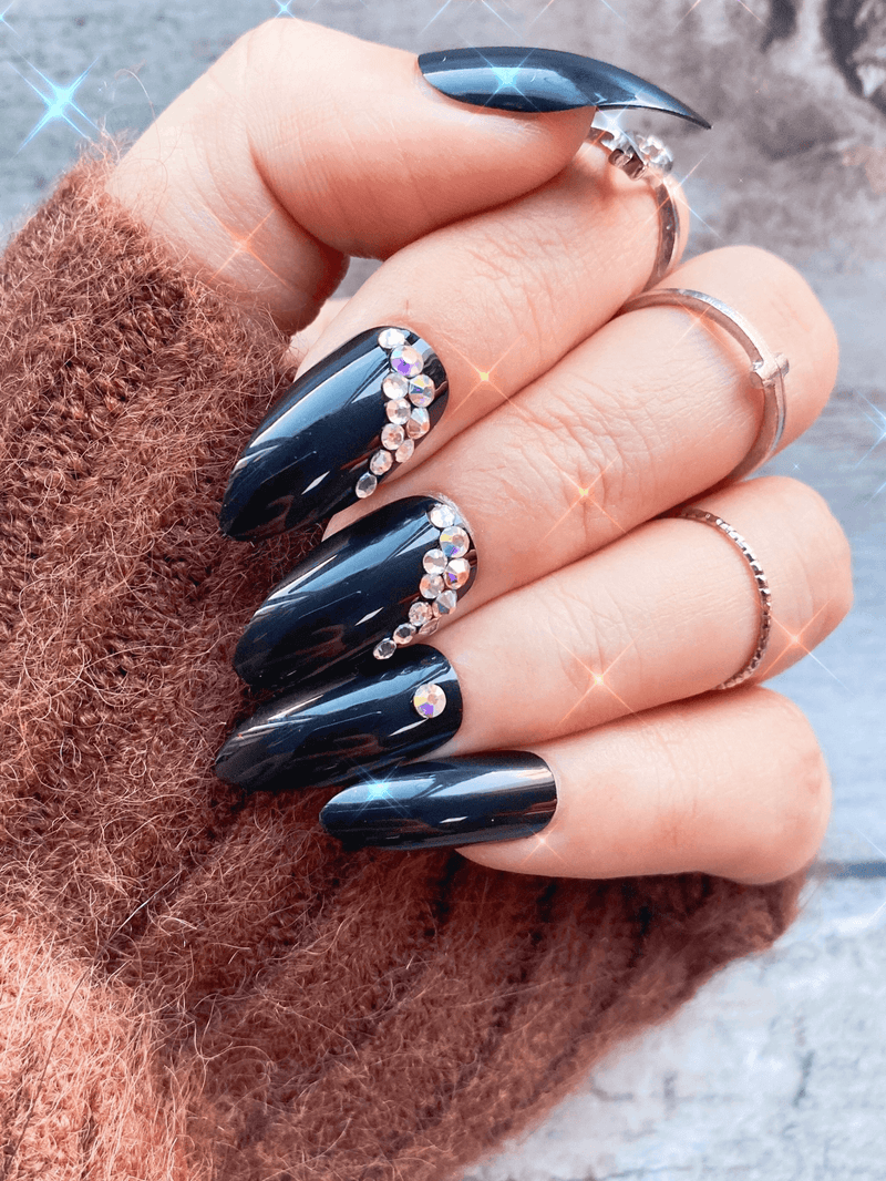 Nail Design for New Years Eve Party: Match your nails & dress! - Lucy's  Stash